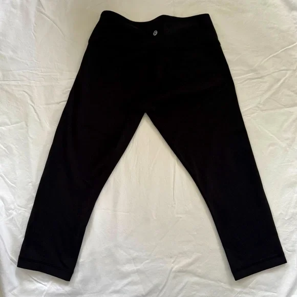 Lululemon Athletica Black Capri Leggings - Picture 2 of 4